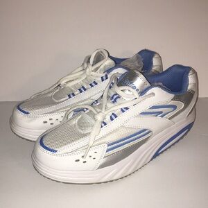 Curves Rocker Leather Sneakers for Women